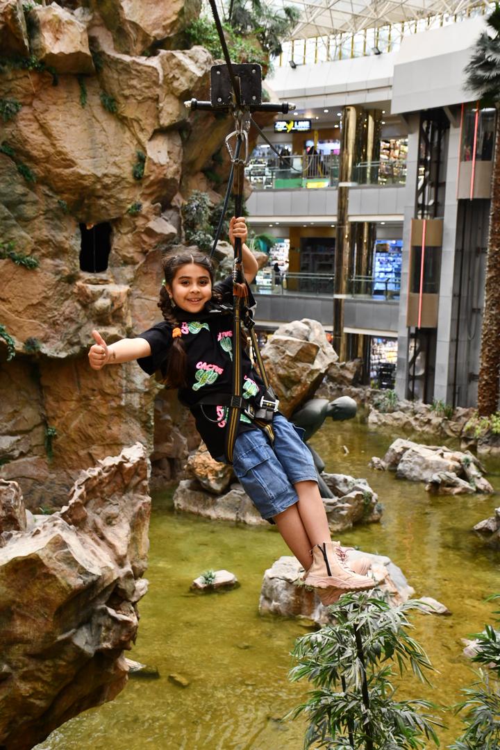 زیپ لاین و پل معلق مجتمع تفریحی آرمان در خیابان نواب مشهد