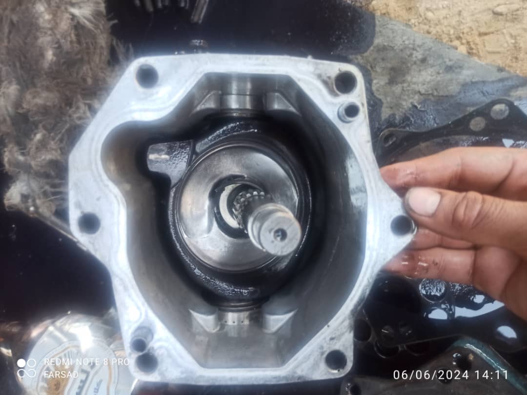 تعمیرات ماشین آلات راهسازی و معدنی فرساد در کرمان