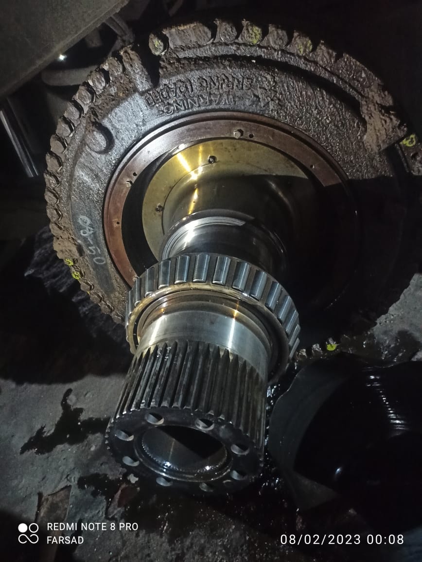 تعمیرات ماشین آلات راهسازی و معدنی فرساد در کرمان