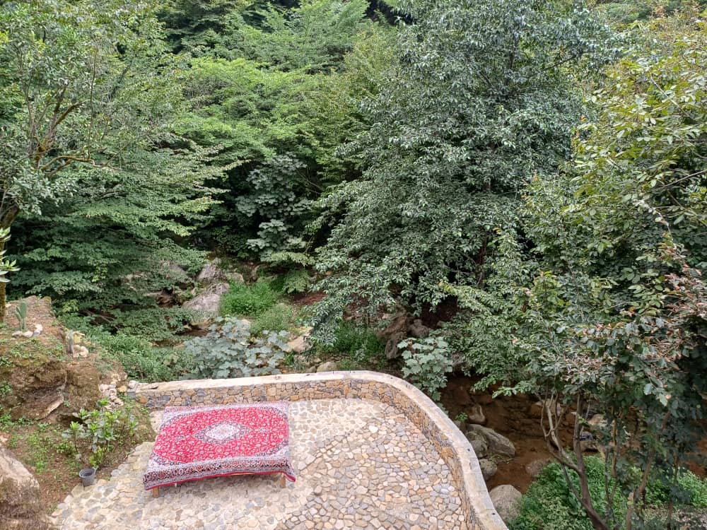 باغ رستوران سرای غریب نواز در چابکسر