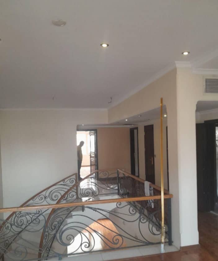 نقاشی ساختمان شقایق در کرج