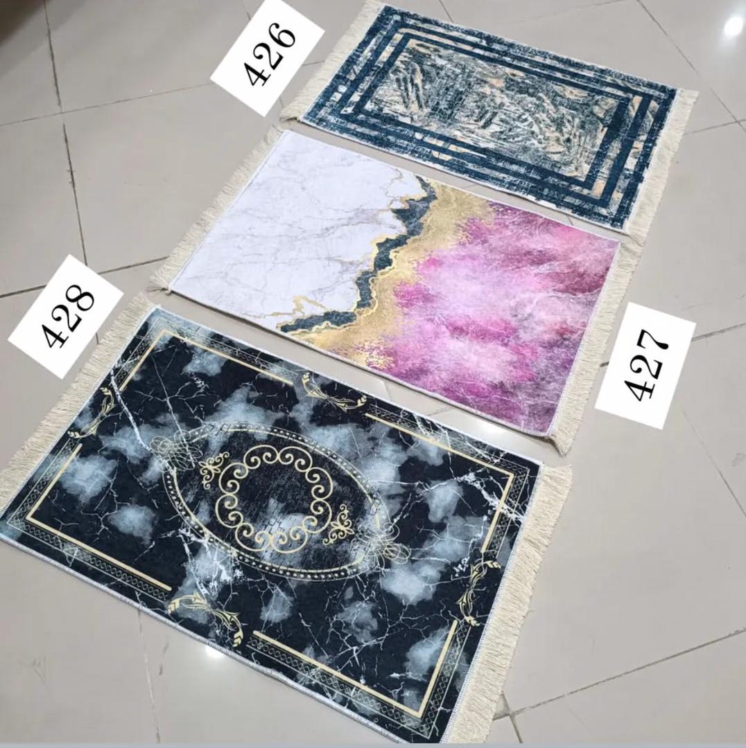 فروشگاه تخفیفی فرش موکت عارفی در ملایر