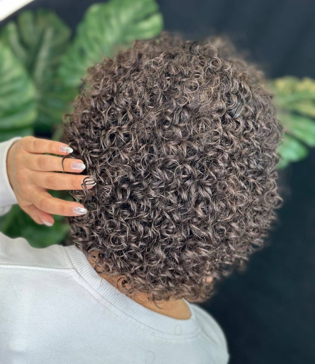 آموزش خدمات فردائم و احیا مو فرفری شو در عظیمیه کرج