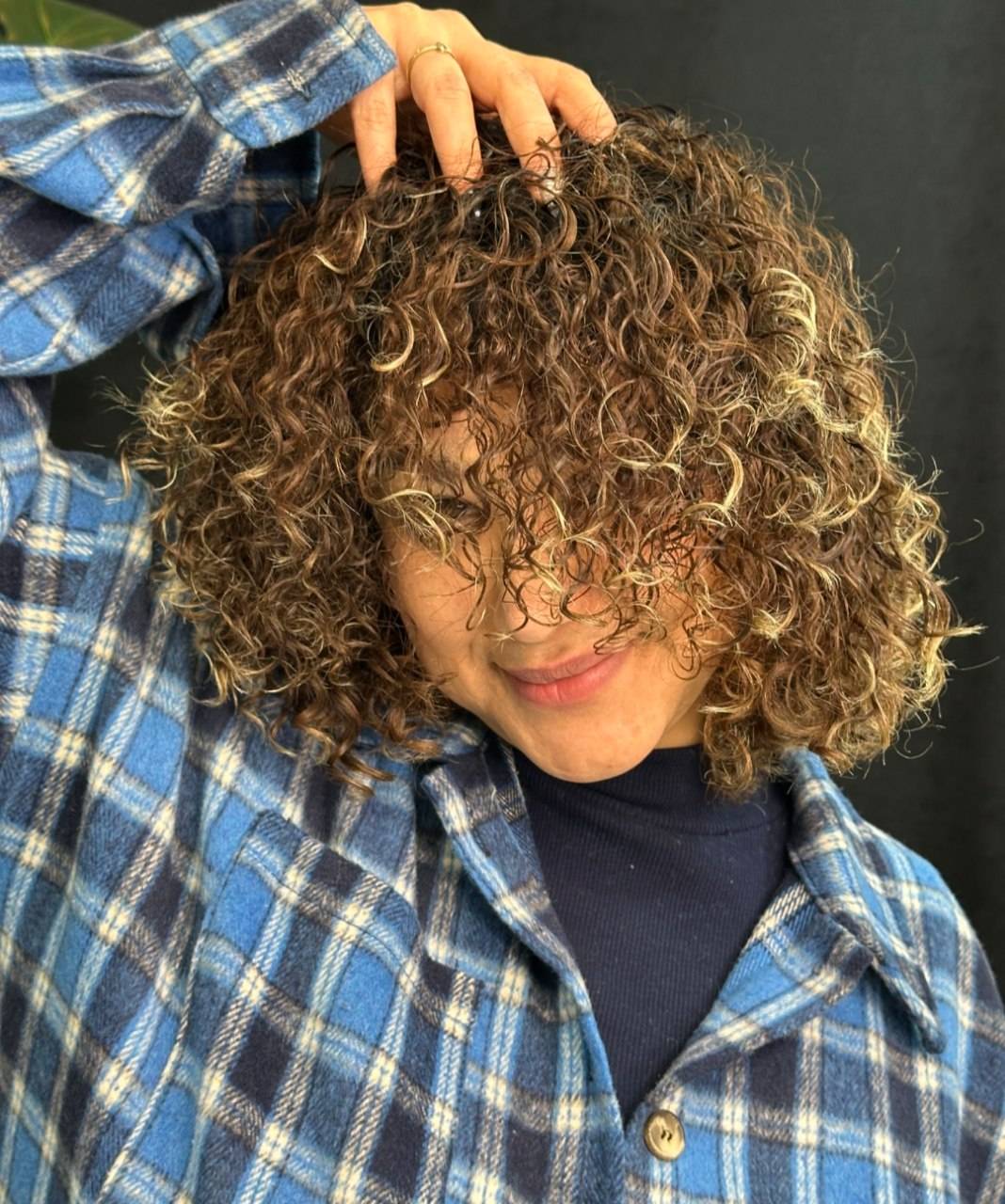 آموزش خدمات فردائم و احیا مو فرفری شو در عظیمیه کرج