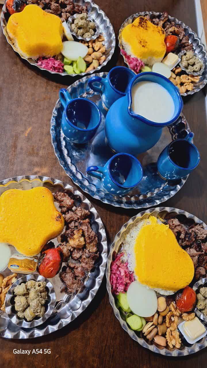 رستوران بیرون بر پلادانه در جاده چاف رودبنه