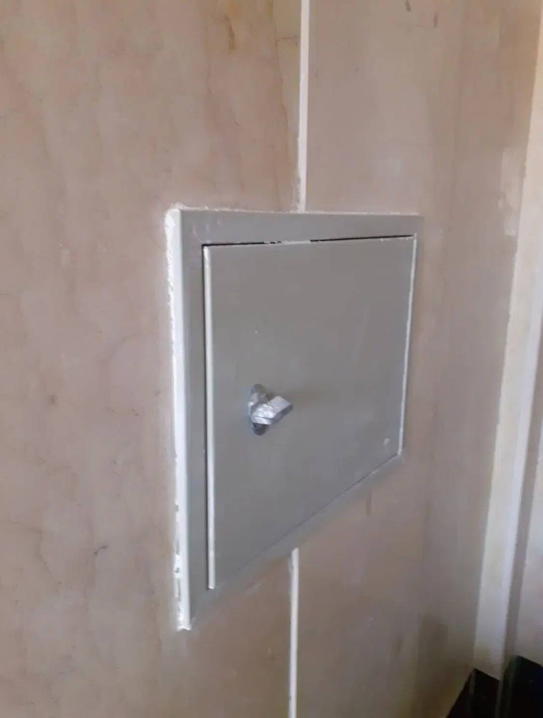 بازسازی و پیمانکاری ساختمان هاشمی راد در دورود