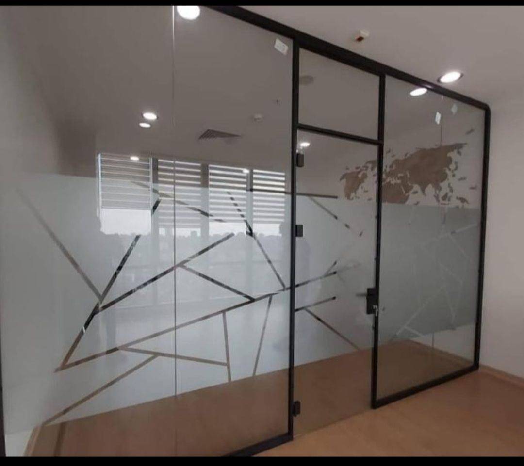 تولید و فروش شیشه سکوریت ضدگلوله و لمینت پارتیشن اداری کفایی در کرج