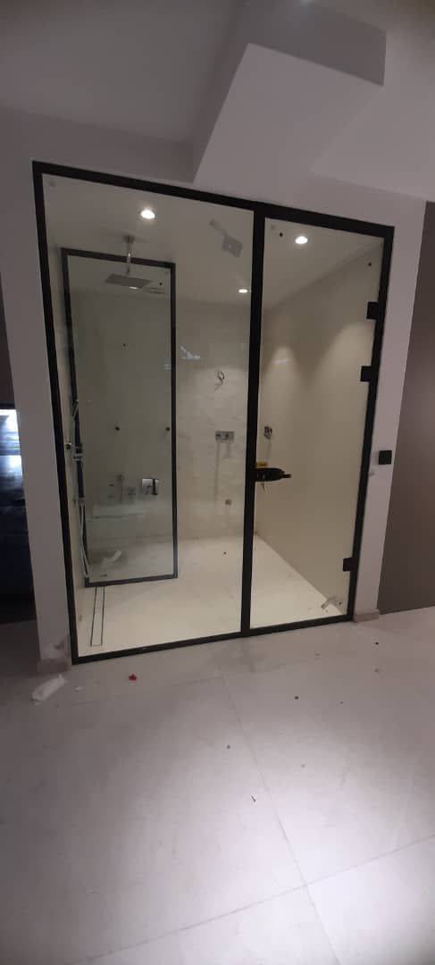 تولید و فروش شیشه سکوریت ضدگلوله و لمینت پارتیشن اداری کفایی در کرج