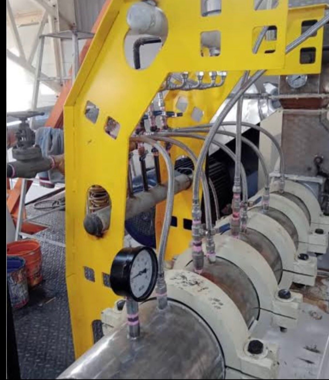 طراحی و تولید قطعات ماشین آلات دام و طیور ستوده زاده در کرج