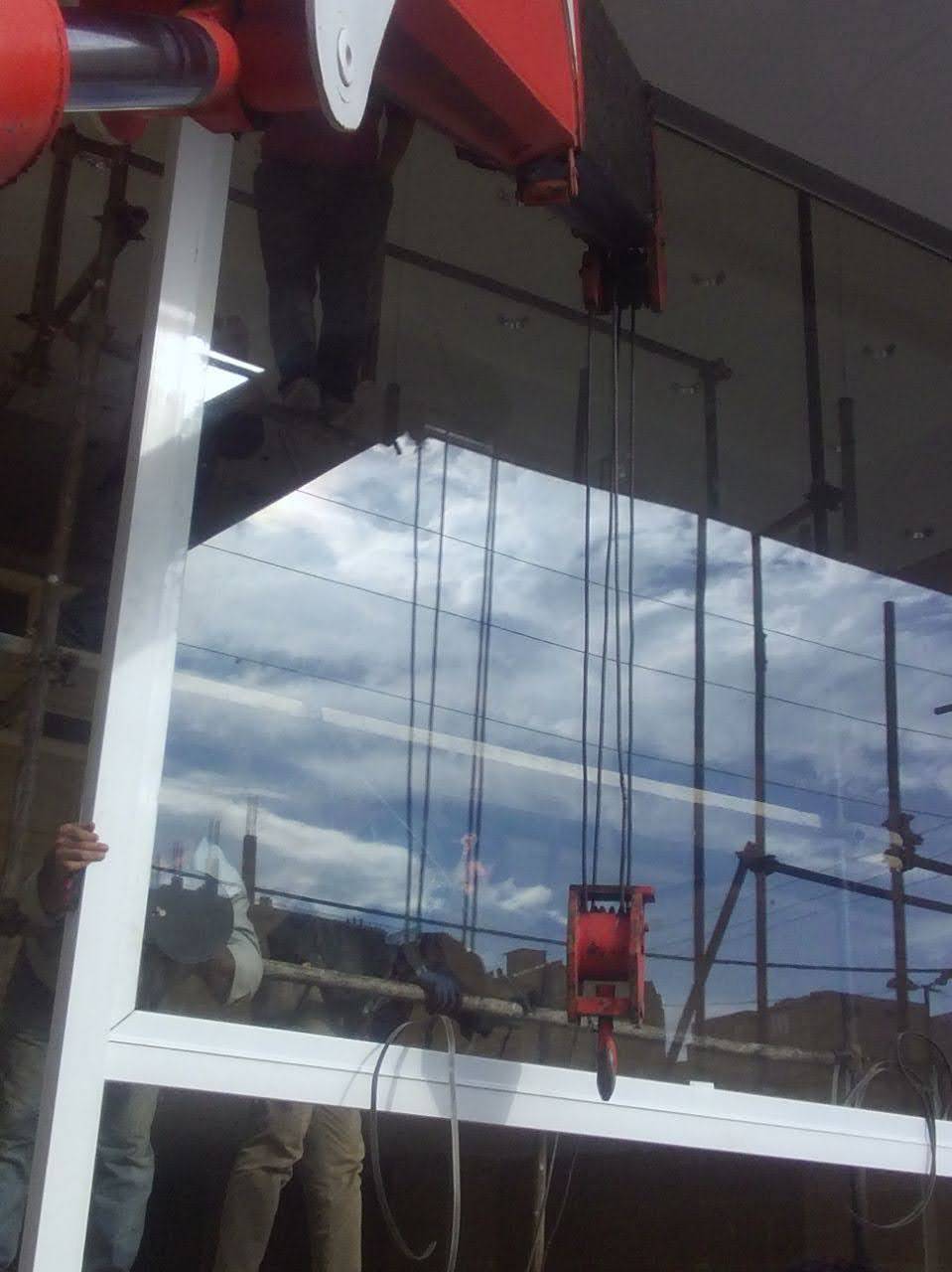 فروش و پخش شیشه سکوریت اسکان بهنام در کرج