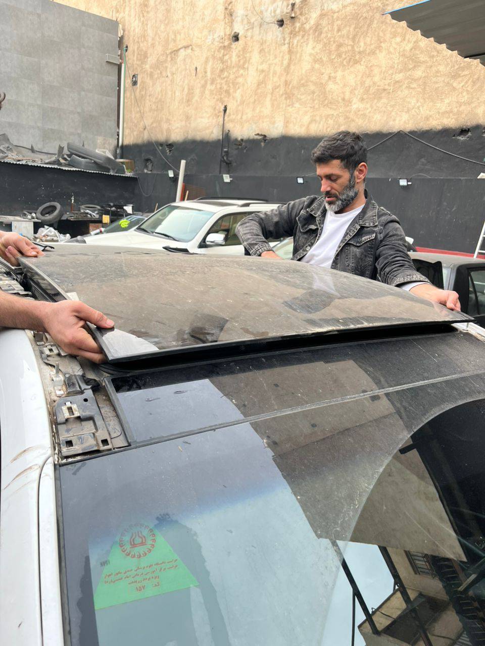 تعمیرات سانروف پانورما و آینه برقی اهواز سانروف بابلی نژاد در اهواز