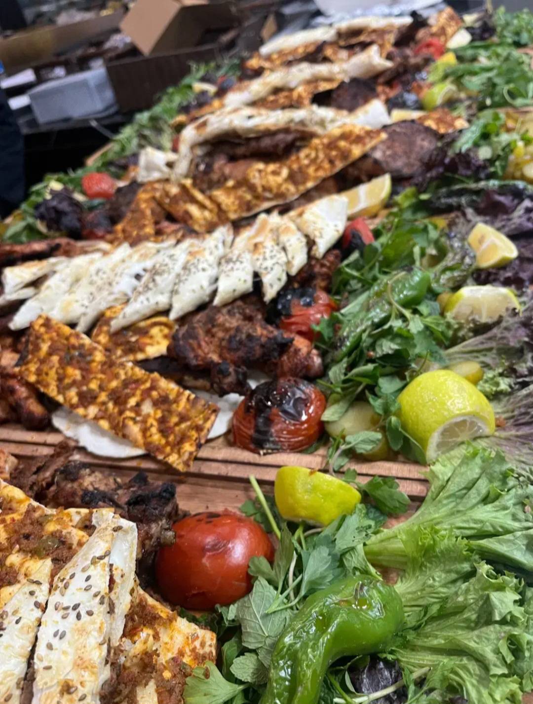 رستوران و بیرون بر مسلمی در دهدشت