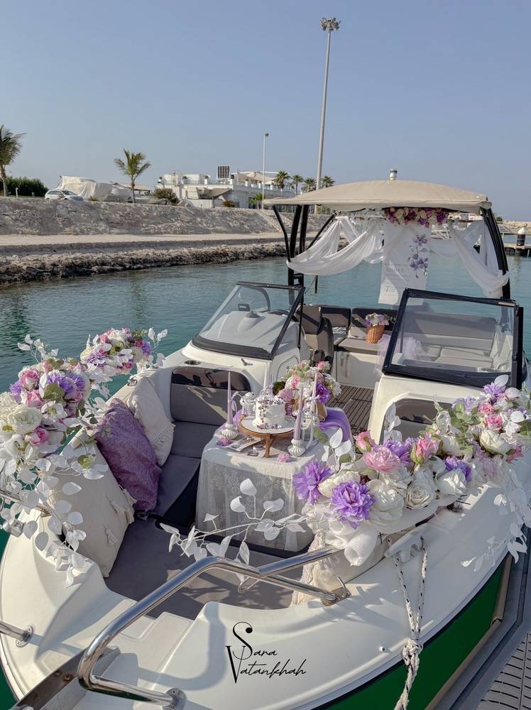 اجرای سورپرایز تولد روی ساحل و شناور سارا وطن خواه در کیش