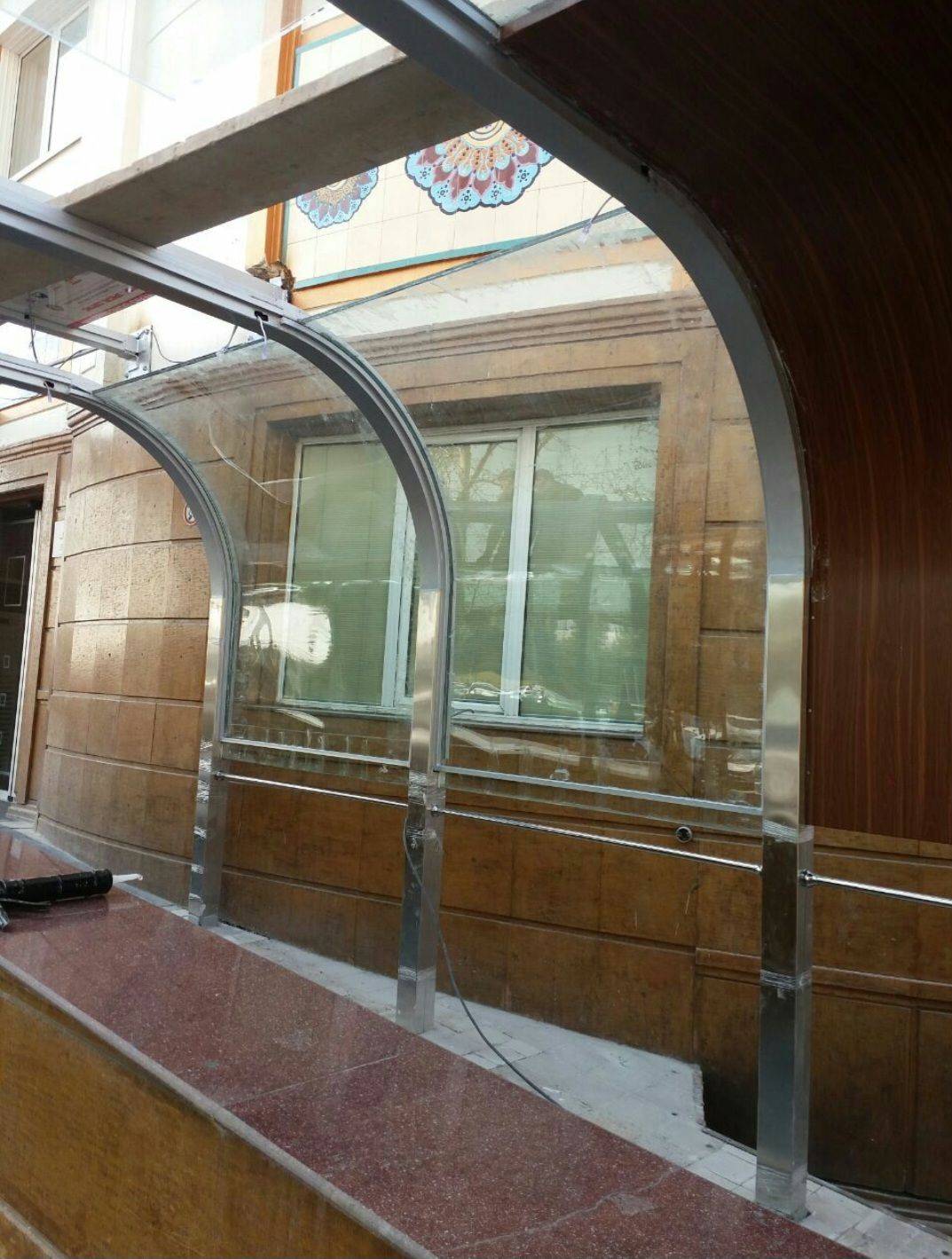 تولید و فروش شیشه سکوریت و سنتی خم کفایی در کرج