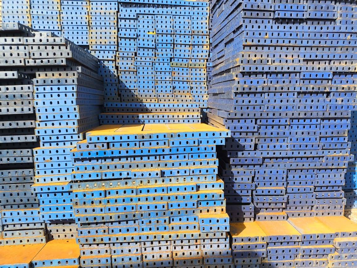 فروش و اجاره قالب های فلزی بتن و پلیمری آراز در اهواز