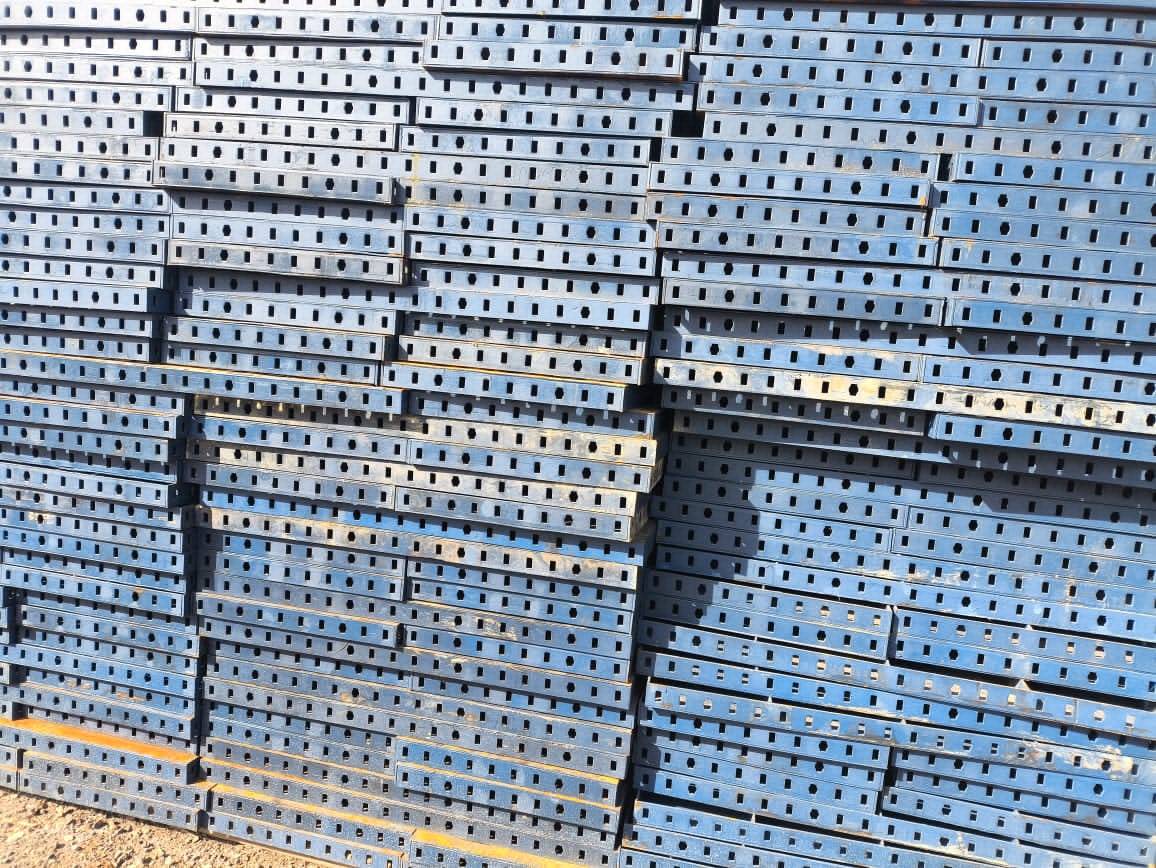 فروش و اجاره قالب های فلزی بتن و پلیمری آراز در اهواز