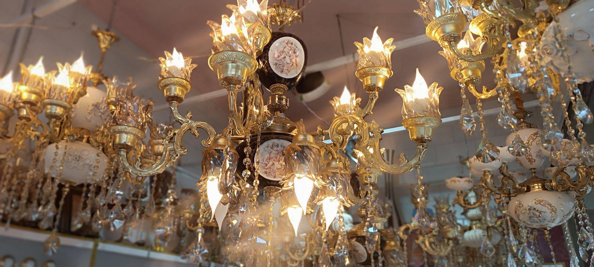 تولید و فروش لوستر برنزی و کریستالی آنیل در نظرآباد