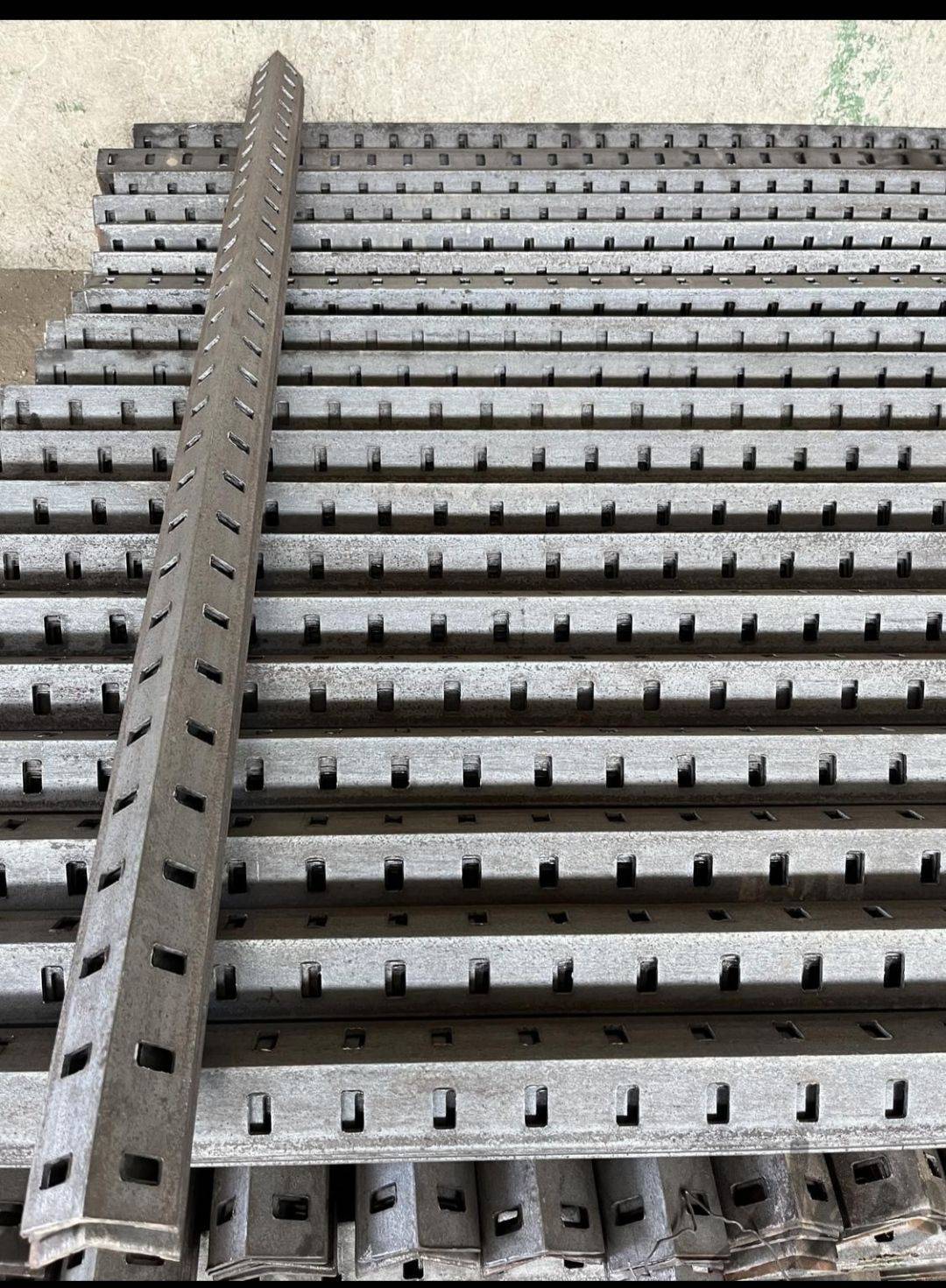 پخش عمده قالب فلزی و جک تختی آذرصنعت رضایی در جنوب غرب تهران