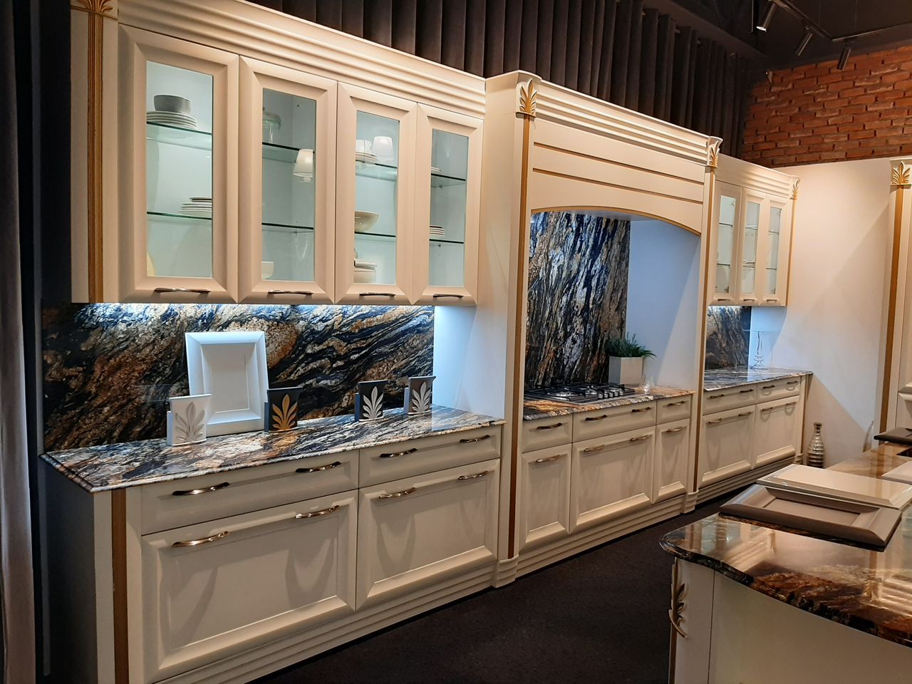 ساخت و اجرای کابینت و کمددیواری هونام دکور در تهران