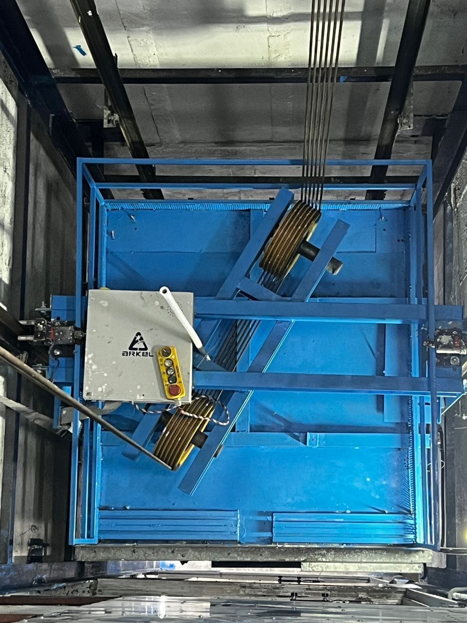 نگهداری و سرویس آسانسور بالان آسانسور زاگرس در بندرعباس