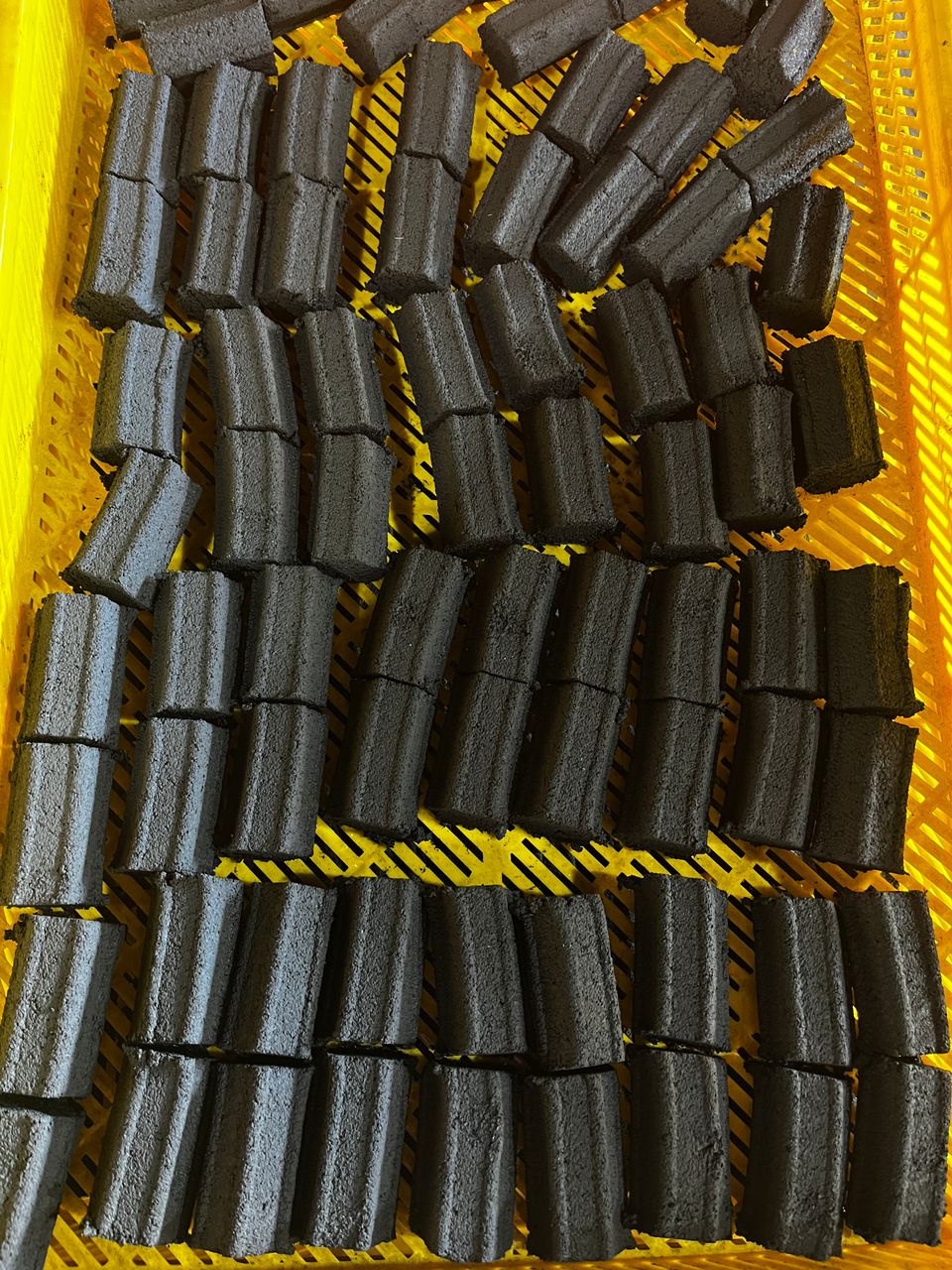 تولید و صادرات زغال حبه ای میثم سدیدی در جویبار