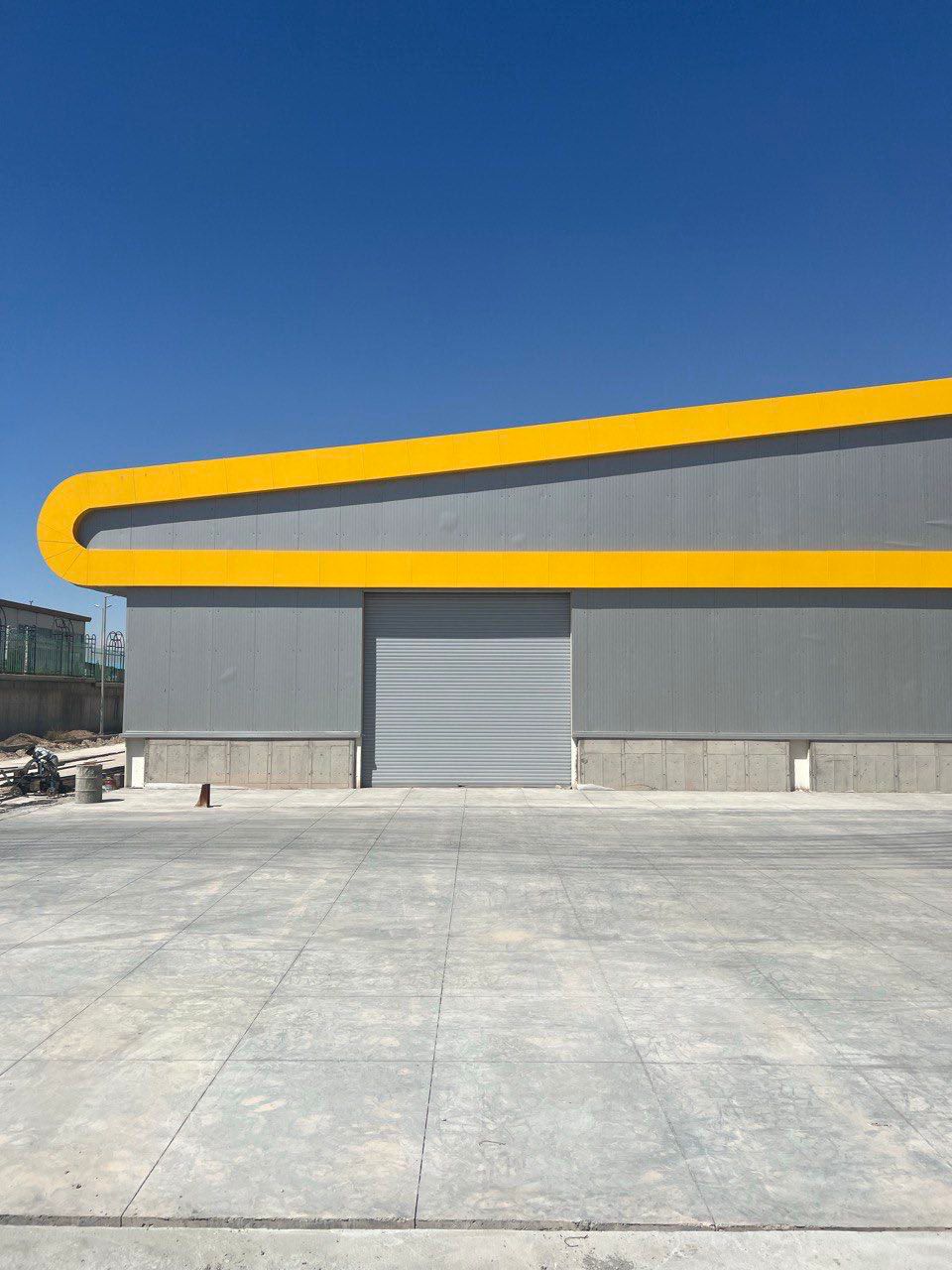 اجرا و تولید کفپوش صنعتی و افزودنی بتن آراک سازه کیهان در رشت