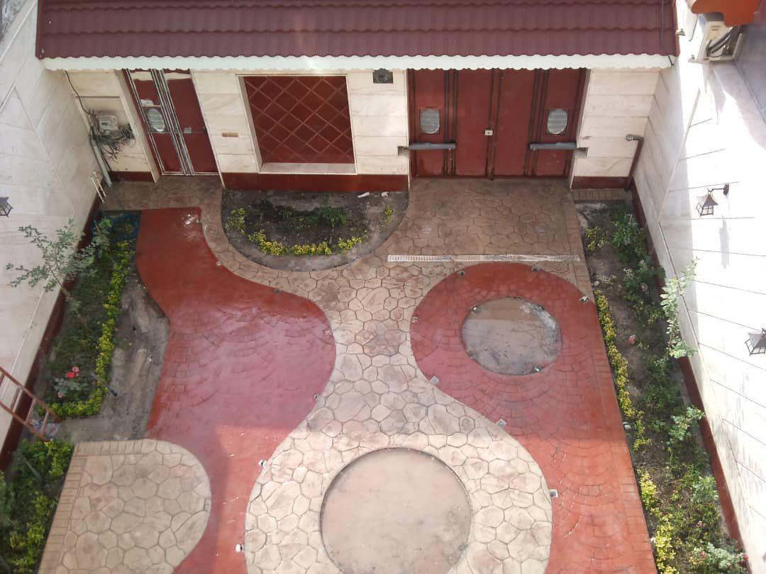 اجرا و تولید کفپوش صنعتی و افزودنی بتن آراک سازه کیهان در رشت