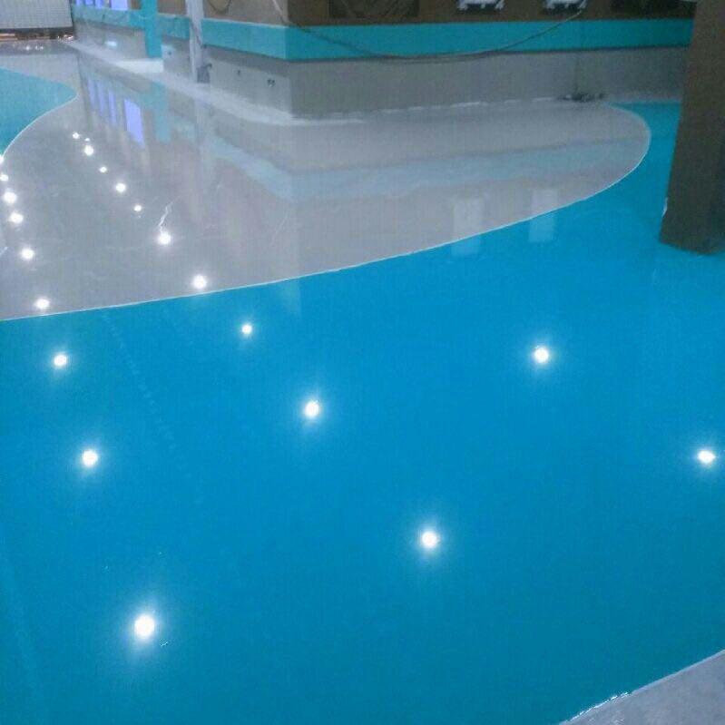 اجرا و تولید کفپوش صنعتی و افزودنی بتن آراک سازه کیهان در رشت