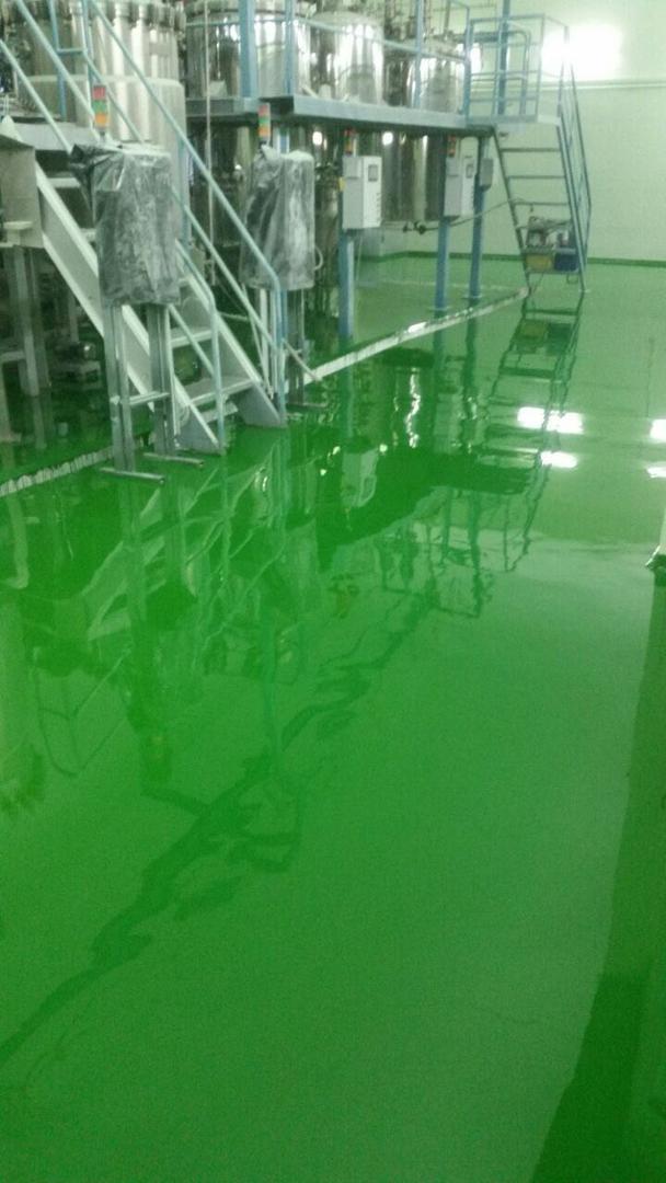 اجرا و تولید کفپوش صنعتی و افزودنی بتن آراک سازه کیهان در قم