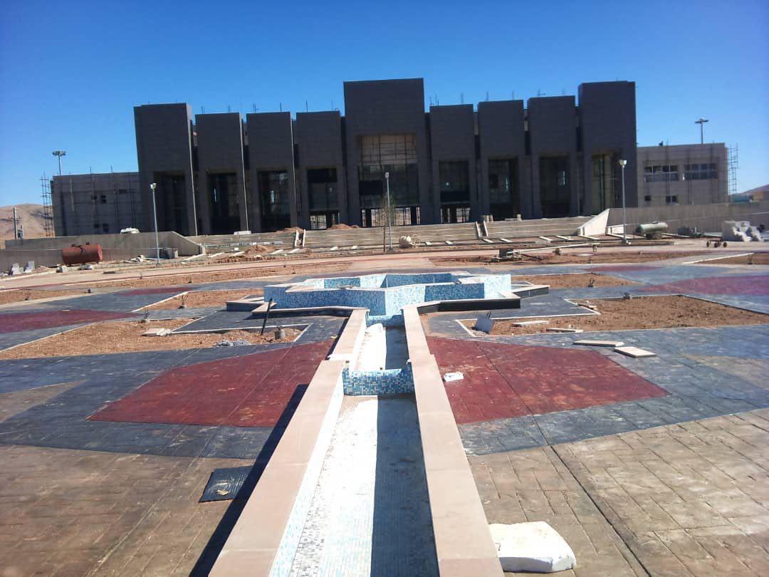 اجرا و تولید کفپوش صنعتی و افزودنی بتن آراک سازه کیهان در قم