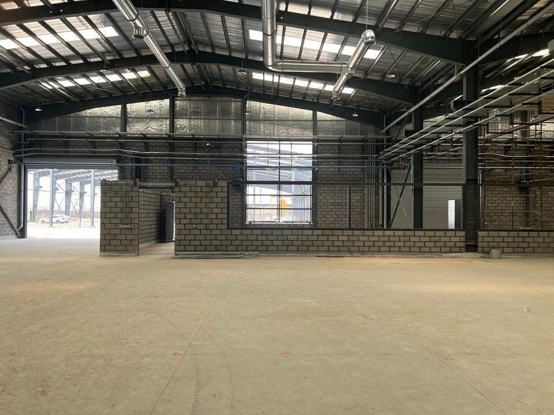 اجرا و تولید کفپوش صنعتی و افزودنی بتن آراک سازه کیهان در قم