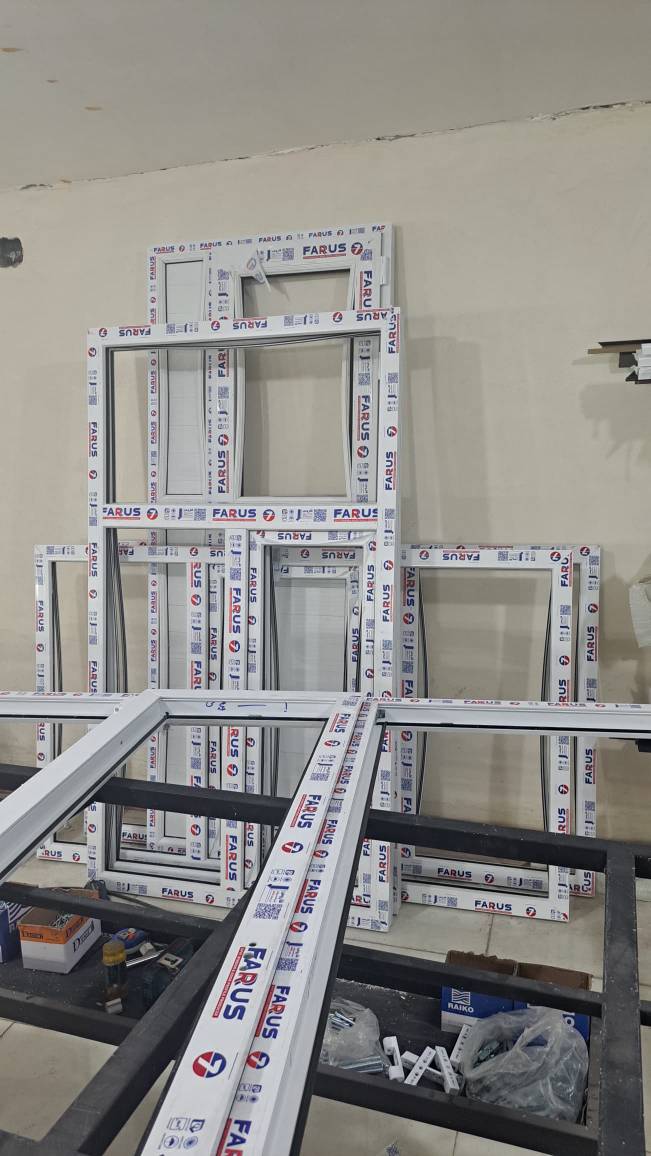 تولید و پخش پنجره upvc و شیشه دوجداره بازرگانی اشکانی در دزفول