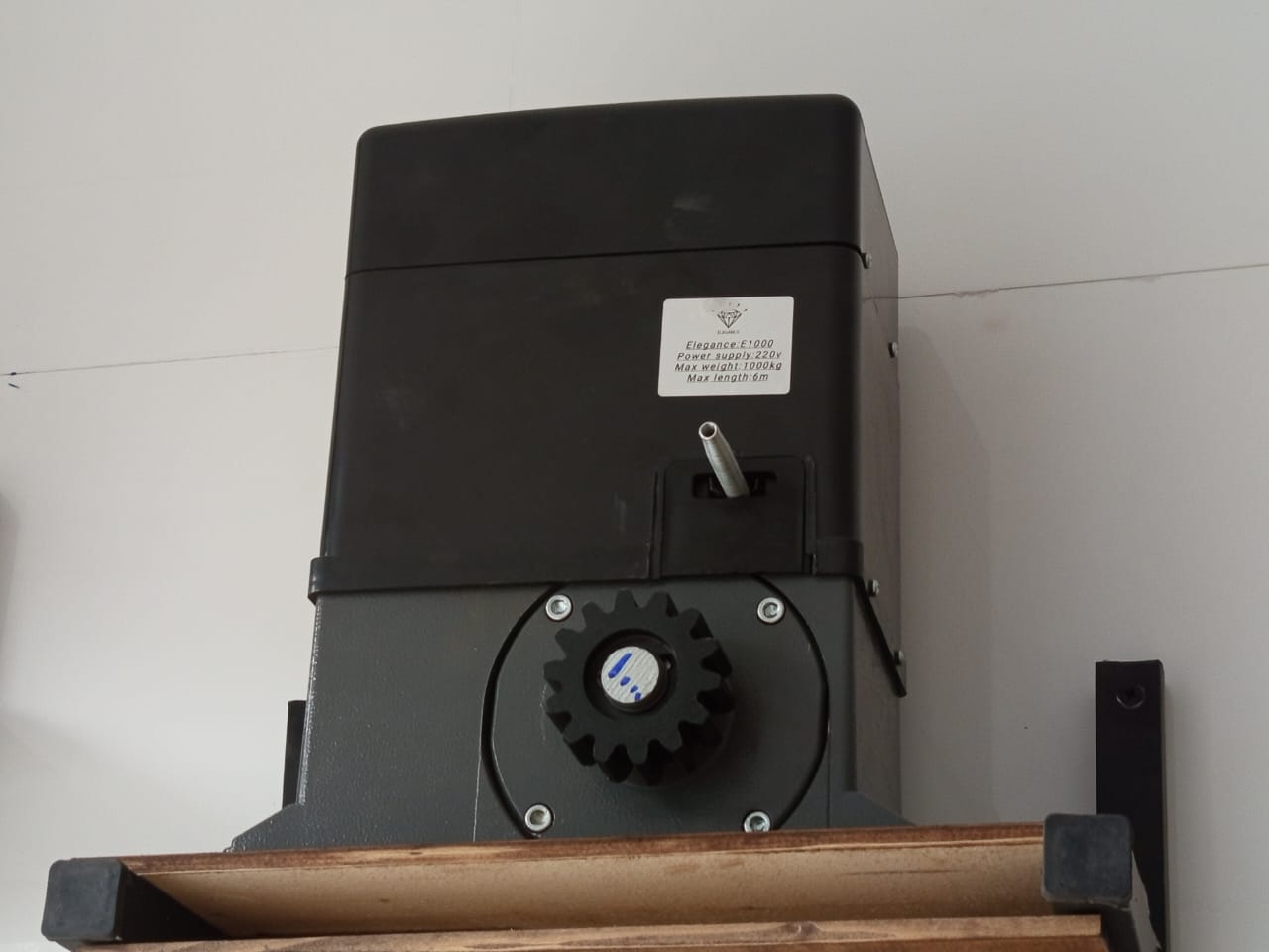 نصب  و تعمير درب و سايبان برقي  ايمن اتوماتيك در آران بيدگل