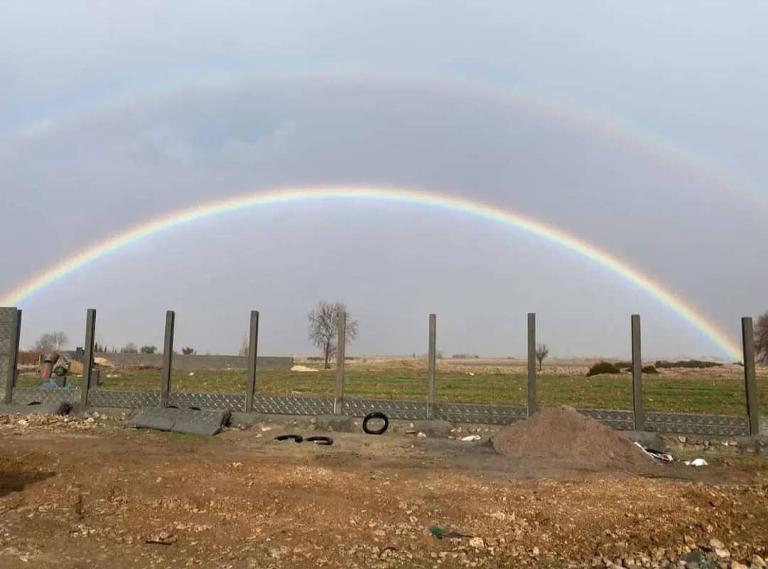 تولید و نصب دیوار پیش ساخته بتنی اکسپوز دیواران بتن کرمی در شیراز