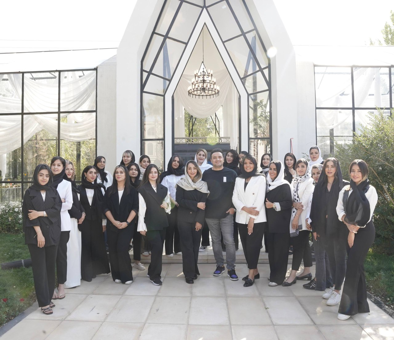 آکادمی مراقبت زیبایی سیب سرخ به مدیریت نازنین خلخالی در قزوین