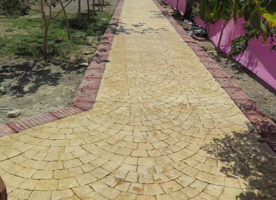 اجرا و تولید کفپوش صنعتی و افزودنی بتن آراک سازه کیهان در یزد