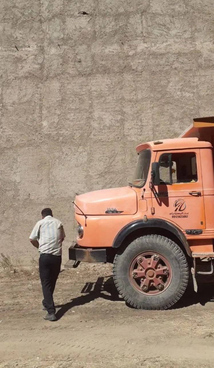 پیمانکاری ساختمان میرزاخانی در خرمدره