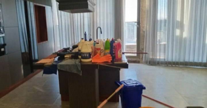 شرکت خدماتی نظافتی پاکیزه سازان در میدان ولیعصر تهران