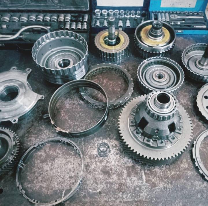 مرکز تخصصی تعمیر گیربکس اتوماتیک محمد در همدان