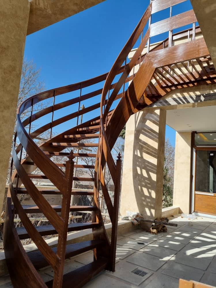 طراحی و اجرای پله دوبلکس و پله گرد مرادی در تهران