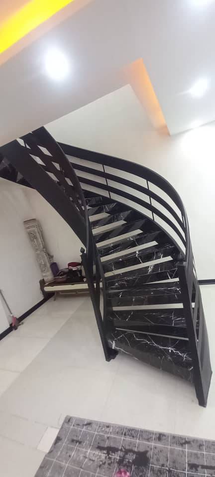 طراحی و اجرای پله دوبلکس و پله گرد مرادی در تهران