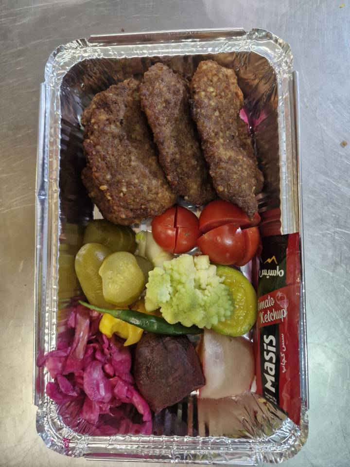 تهیه غذای خانگی آقاجون در کالج تهران