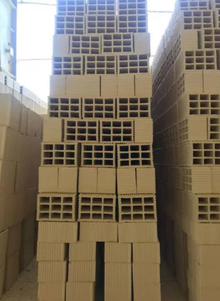 تولید سنگ بلوک و آجر ایران صنعت جعفری در رشت