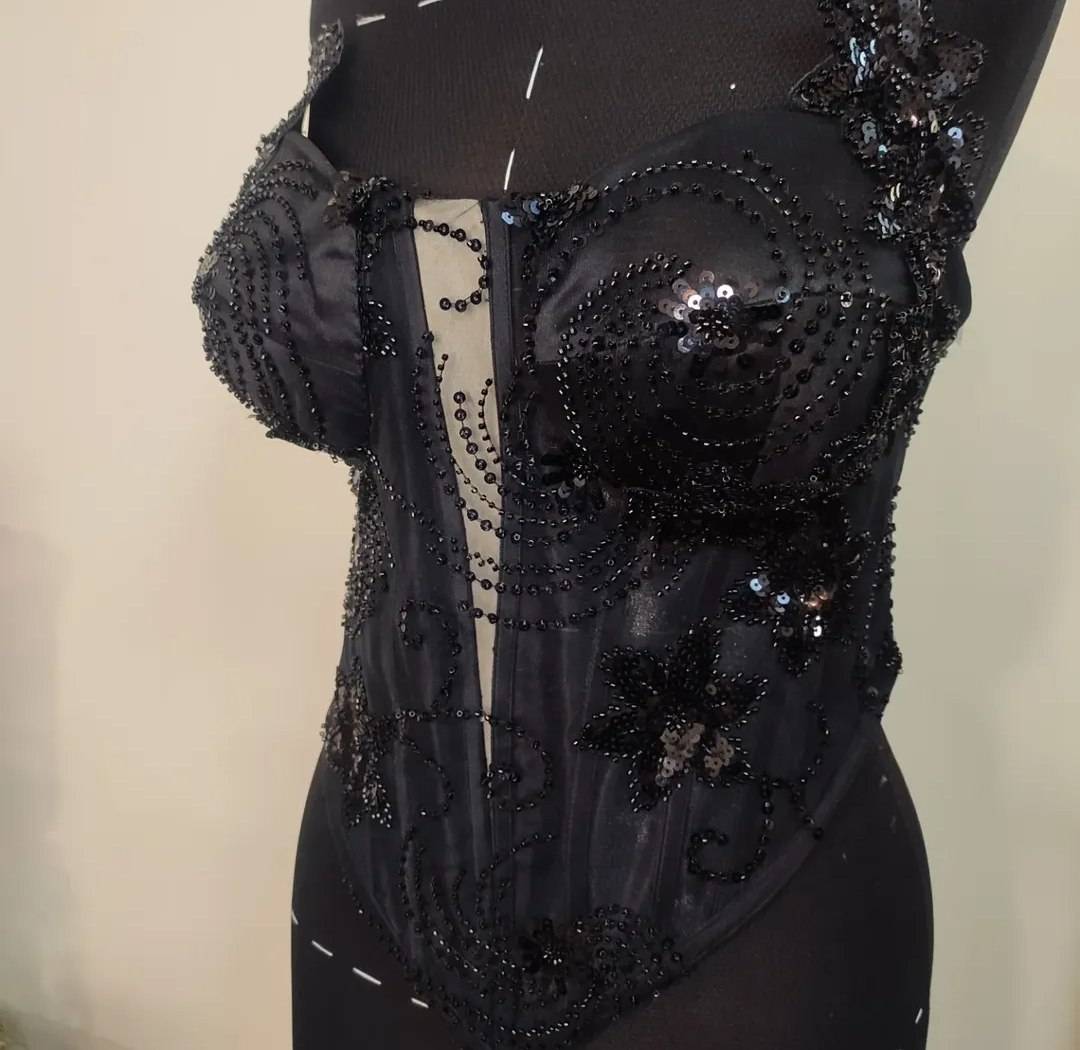 آموزشگاه فنی حرفه ای خیاطی الیناز در منطقه 14 تهران