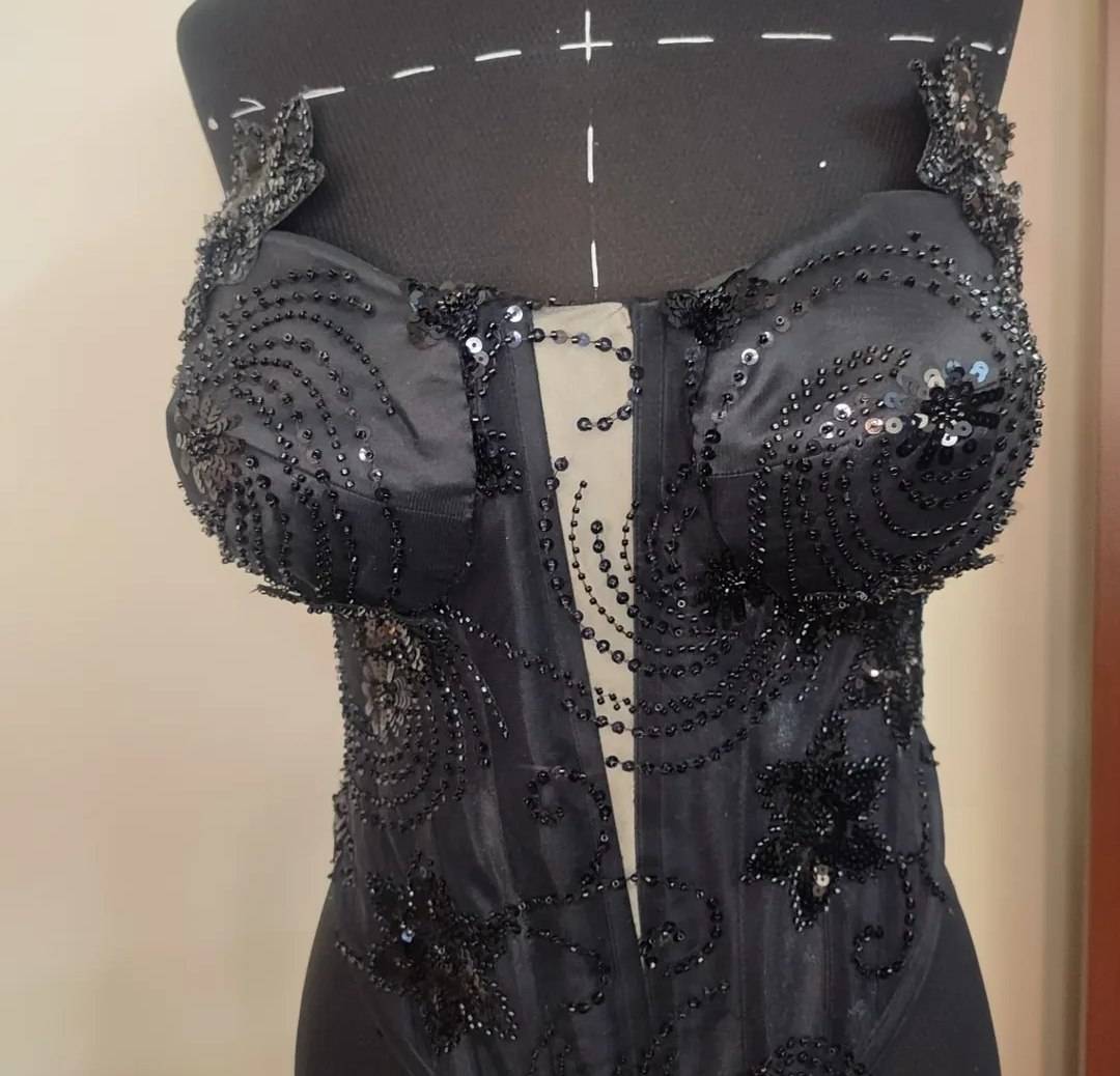 آموزشگاه فنی حرفه ای خیاطی الیناز در منطقه 14 تهران