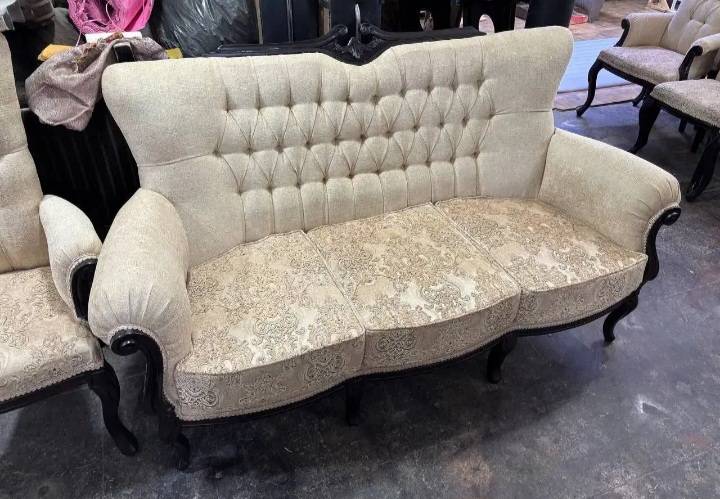 تعمیرات مبلمان هیول در کرج