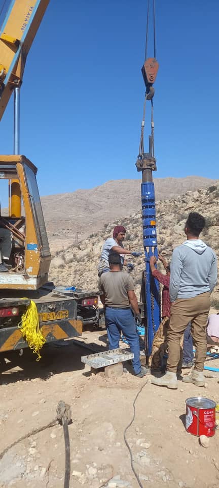 نصب و راه اندازی پمپ شناور و توربینی با دستگاه به مدیریت خداپناه در آشخانه