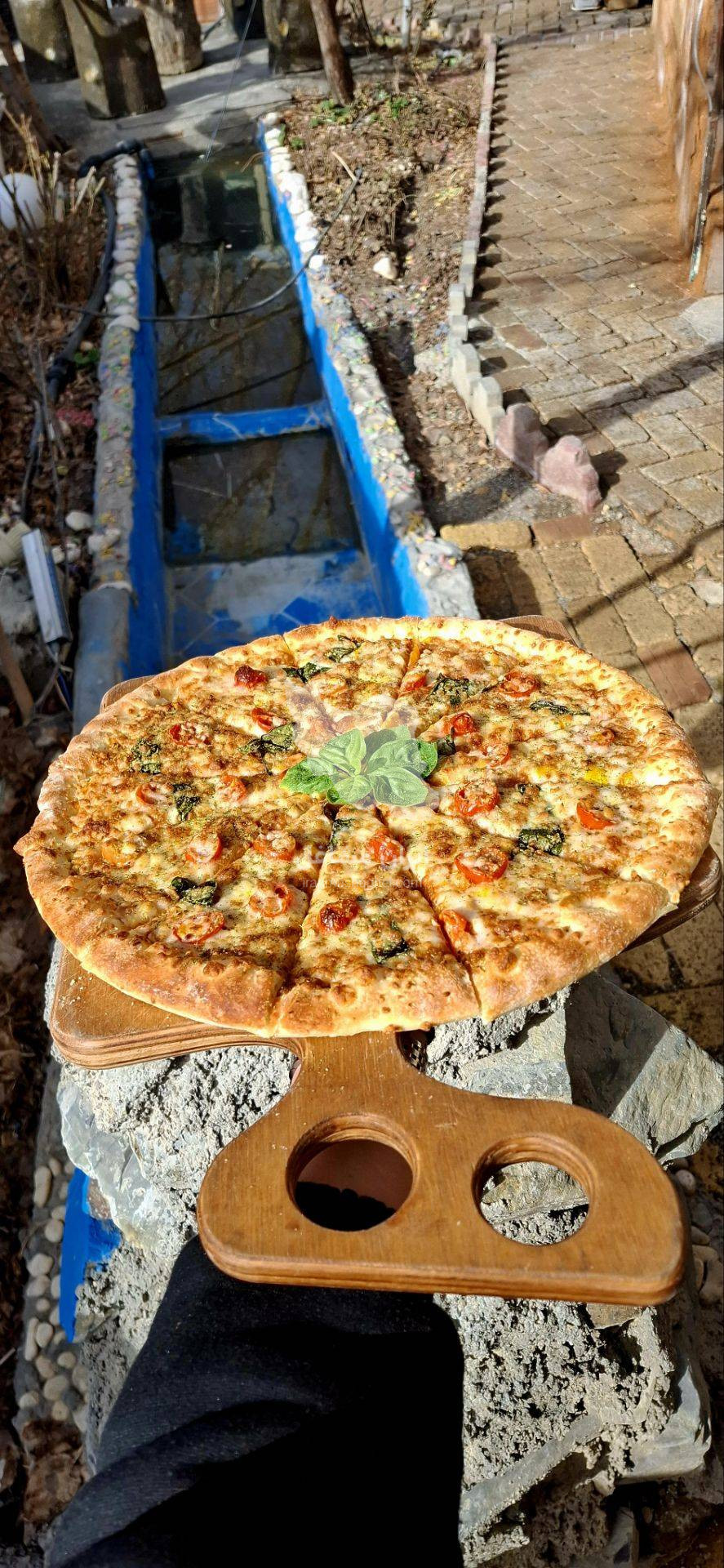 کافه رستوران عمارت چشمه سار در اراک