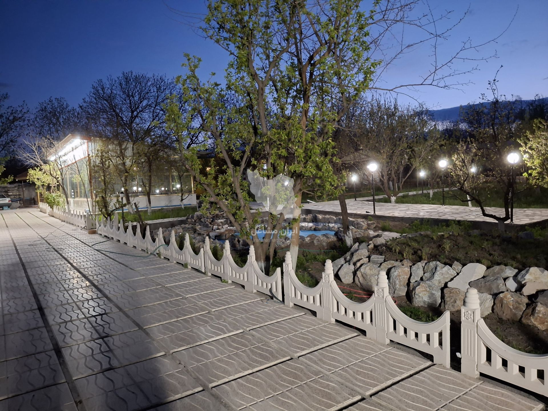 باغ رستوران دربار در خوی