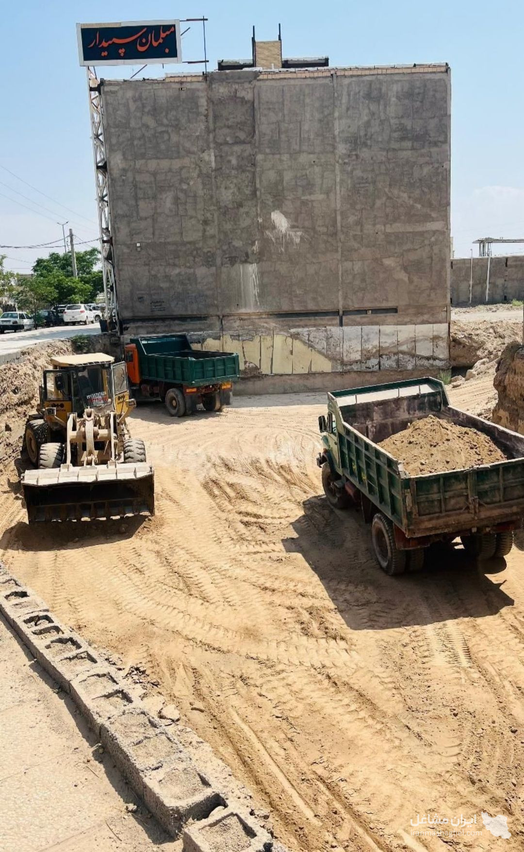 خدمات خاکبرداری و گودبرداری و شفته ریزی دهیادگاری در سیرجان